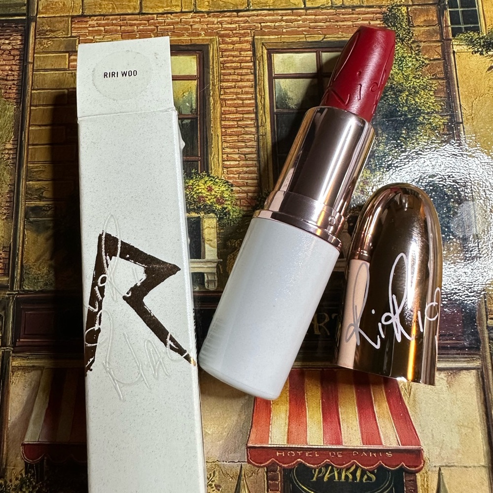 MAC COSMETICS RIRI WOO Retro Matte BNIB Lipstick Rare Hearts Rihanna Collection